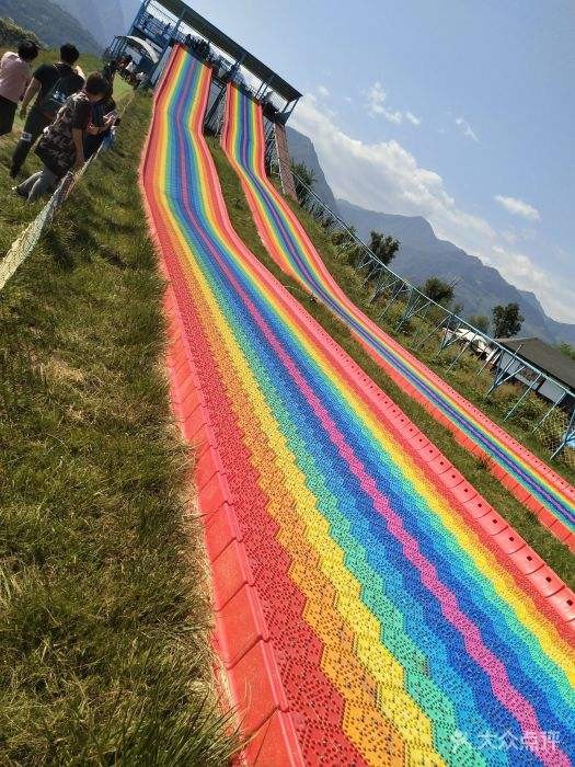 珠海草场彩虹滑道